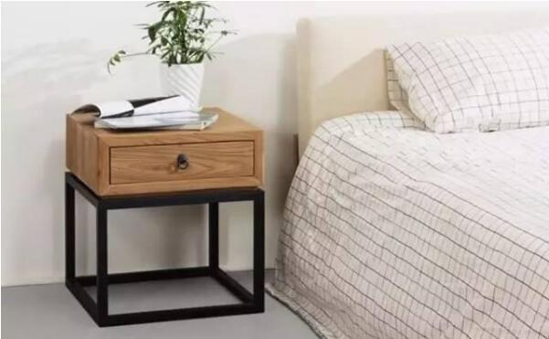 房子裝修完，買了床，床頭柜該如何選擇？